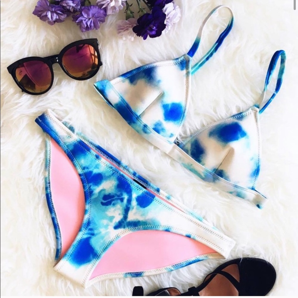 Blue and white tie dye bikini and matching bag